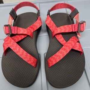 Women’s Chaco sandals size 7… almost new!